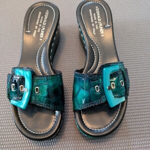 Donald Pliner shoes size 6